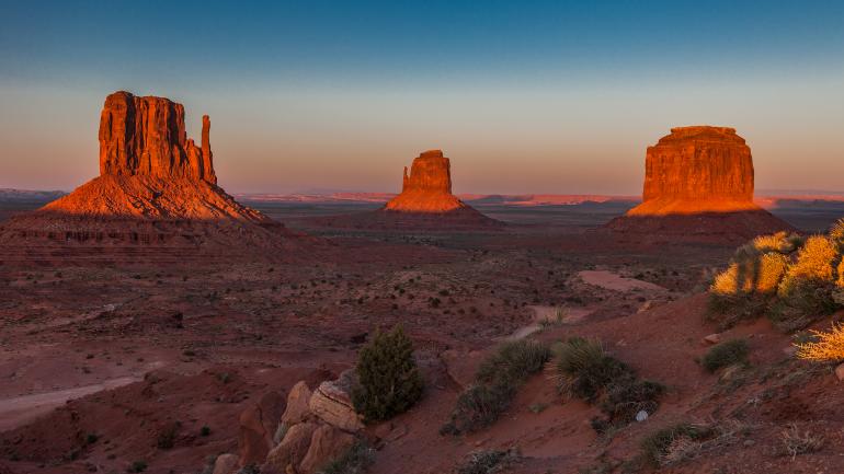 Monument Valley Navajo Tribal Park, Arizona-Utah Monument Valley Navajo Tribal Park, Arizona-Utah