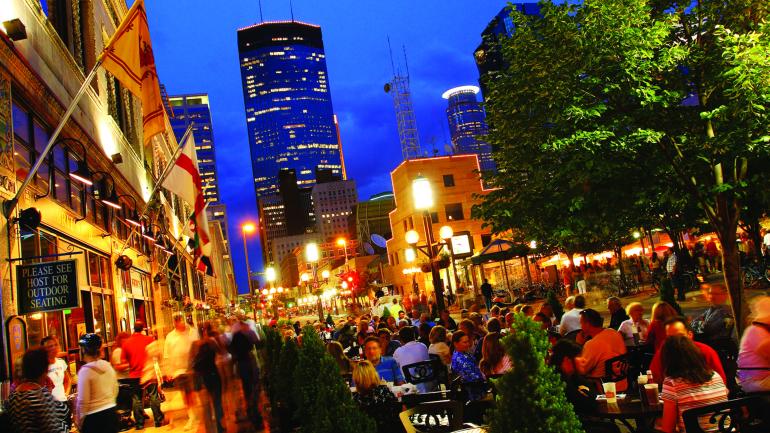 Al fresco dining at night in Minneapolis, Minnesota Al fresco dining at night in Minneapolis, Minnesota
