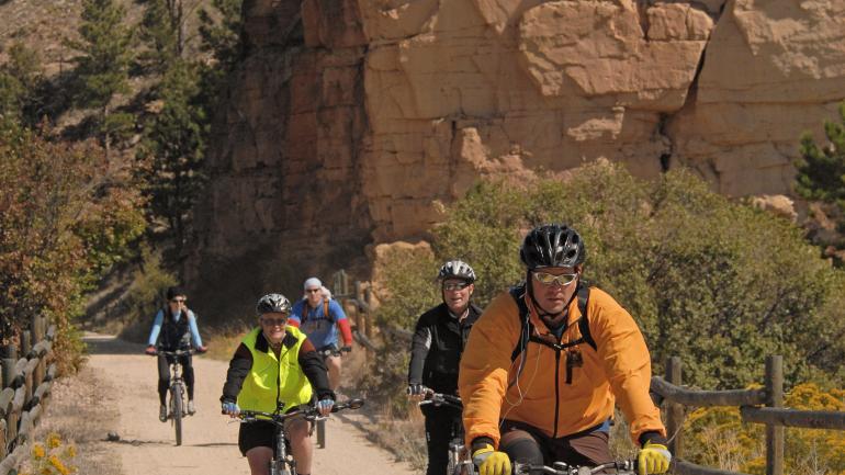 The Mickelson Trail covers a range of terrains and altitude levels across its 175 kilometers. The Mickelson Trail covers a range of terrains and altitude levels across its 175 kilometers.