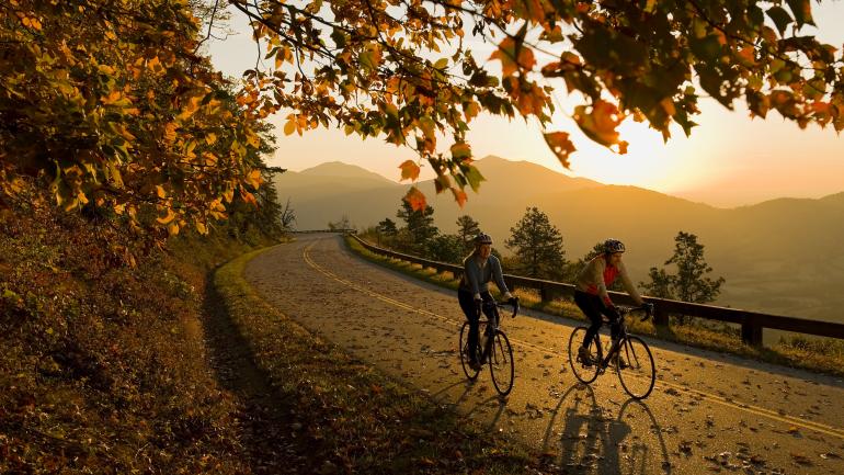 Cycle down the Blue Ridge Parkway in Virginia for stunning views of the changing autumn leaves. Cycle down the Blue Ridge Parkway in Virginia for stunning views of the changing autumn leaves.