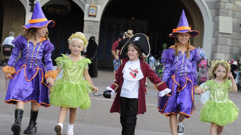 Pirat oder Prinzessin – eurer Fantasie sind an Halloween keine Grenzen gesetzt. Pirat oder Prinzessin – eurer Fantasie sind an Halloween keine Grenzen gesetzt.