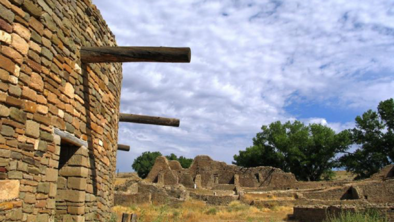 Crumbling stone walls at Aztec Ruins National Monument Crumbling stone walls at Aztec Ruins National Monument