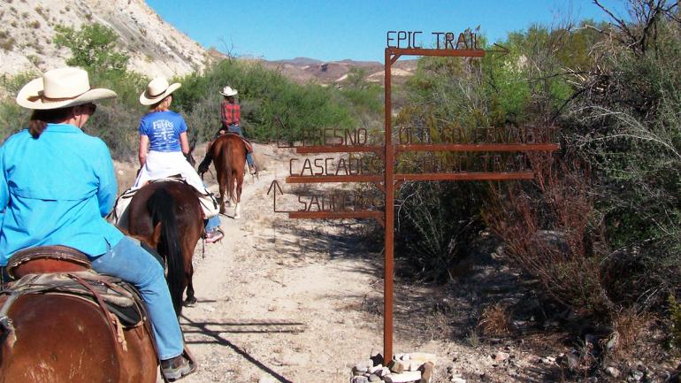 Partez en balade, à la découverte des falaises escarpées et des étonnantes plaines de cactus du Big Bend Ranch State Park, au sud du Texas. Partez en balade, à la découverte des falaises escarpées et des étonnantes plaines de cactus du Big Bend Ranch State Park, au sud du Texas.