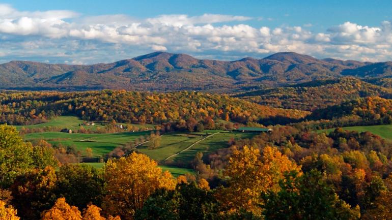 Before hitting the road, spend some time exploring the Charlottesville area, where you’ll find plenty of historic sites and charming wineries. Before hitting the road, spend some time exploring the Charlottesville area, where you’ll find plenty of historic sites and charming wineries.