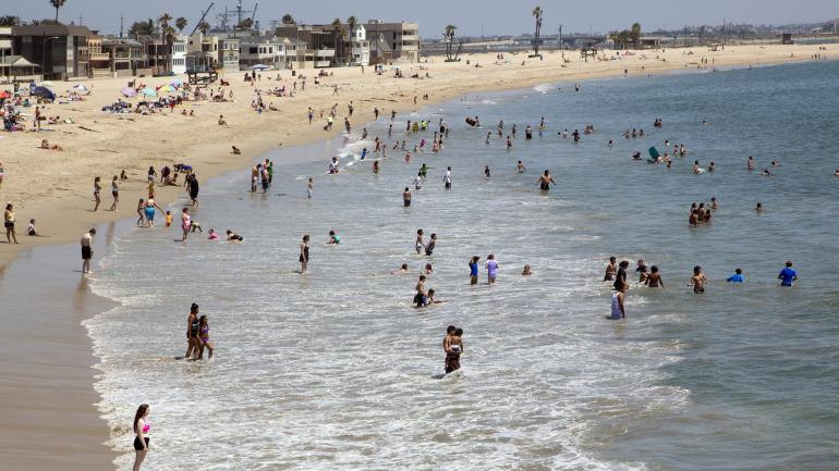Head to Alamitos Beach to mingle on the sand and at bars nearby. Head to Alamitos Beach to mingle on the sand and at bars nearby.