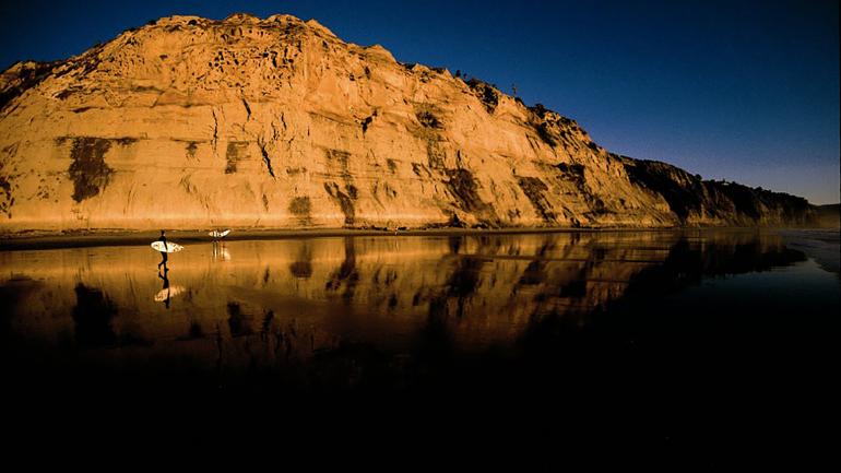 For experienced surfers, grab your board and head to the southern portion of Black’s Beach beneath the bluffs of Torrey Pines. For experienced surfers, grab your board and head to the southern portion of Black’s Beach beneath the bluffs of Torrey Pines.