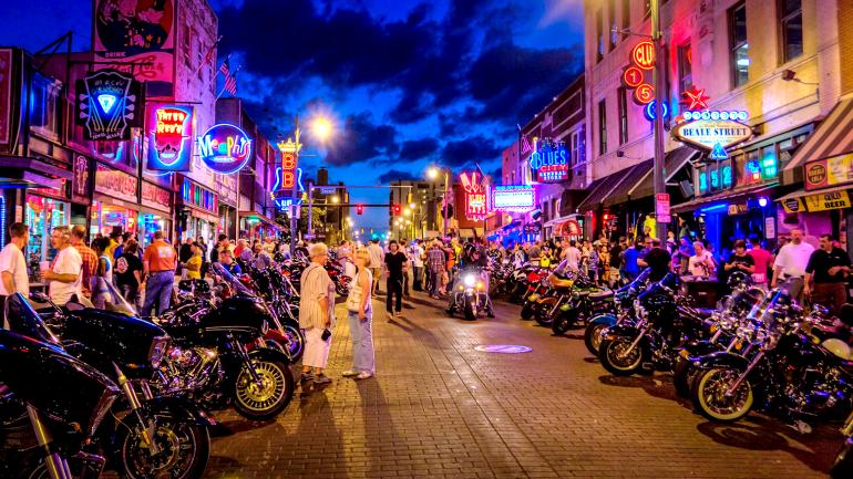 Lively Beale Street in Memphis, Tennessee Lively Beale Street in Memphis, Tennessee