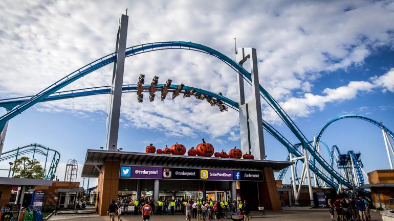 Die Achterbahnen sind längst nicht die einzige Attraktion von Cedar Point, die an Halloween Nervenkitzel verspricht. Die Achterbahnen sind längst nicht die einzige Attraktion von Cedar Point, die an Halloween Nervenkitzel verspricht.