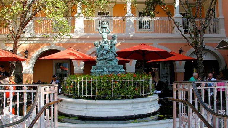 O Jane's Garden Café on 3rd serve pratos das culinárias inglesa e americana em um ambiente relaxante e casual. O Jane's Garden Café on 3rd serve pratos das culinárias inglesa e americana em um ambiente relaxante e casual.