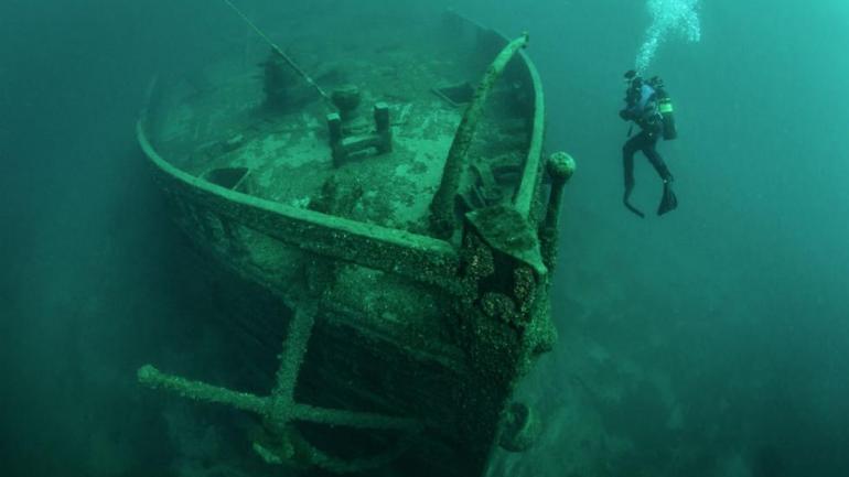 The Eber Ward couldn’t make it through the narrow Straits of Mackinac. It sank in 1909. The Eber Ward couldn’t make it through the narrow Straits of Mackinac. It sank in 1909.