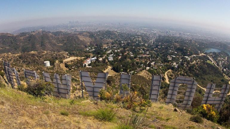 Beautiful Griffith Park boasts spectacular views of Los Angeles, making it a popular picnic spot. Beautiful Griffith Park boasts spectacular views of Los Angeles, making it a popular picnic spot.