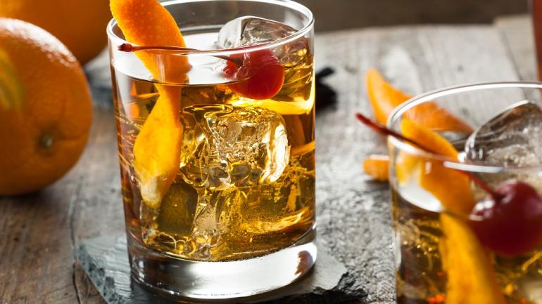 El icónico coctel a base de bourbon, el Old Fashioned El icónico coctel a base de bourbon, el Old Fashioned