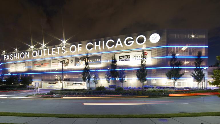 Blick auf die Fashion Outlets of Chicago unweit der Innenstadt Blick auf die Fashion Outlets of Chicago unweit der Innenstadt