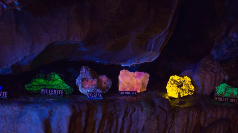 Vibrant crystal colors in Lost River Caverns Vibrant crystal colors in Lost River Caverns