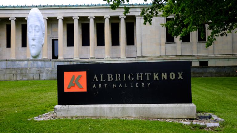 Exterior view and sculpture at the Albright Knox Art Gallery Exterior view and sculpture at the Albright Knox Art Gallery