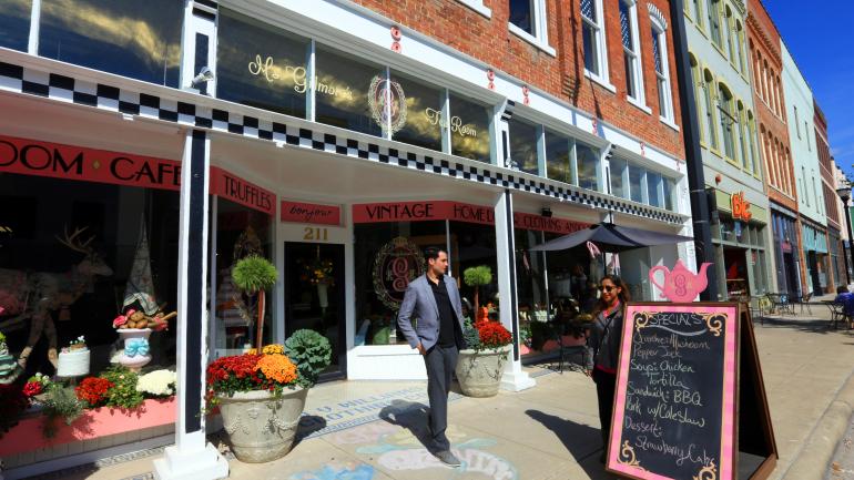 Boutiques on Historic C Street in Springfield, Missouri Boutiques on Historic C Street in Springfield, Missouri