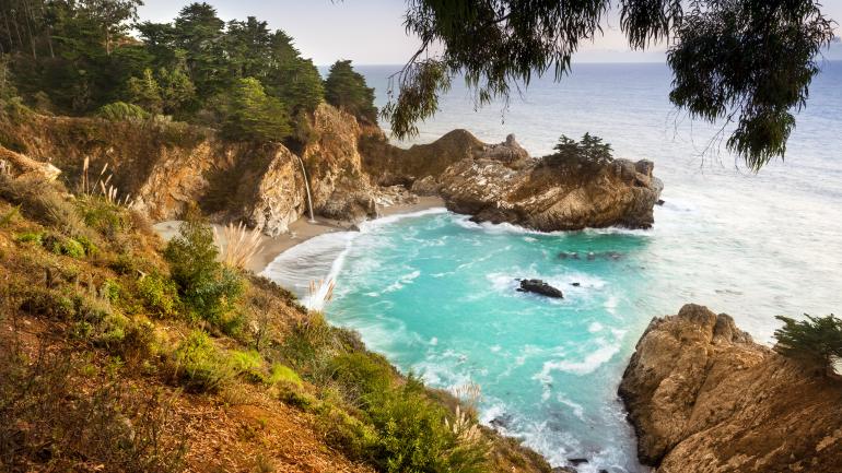 The dramatic coastline of Big Sur, ideal for taking in over a leisurely meal The dramatic coastline of Big Sur, ideal for taking in over a leisurely meal