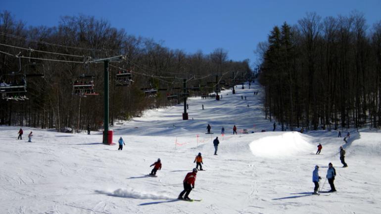 Esquí y snowboarding en las montañas de Nuevo Hampshire Esquí y snowboarding en las montañas de Nuevo Hampshire