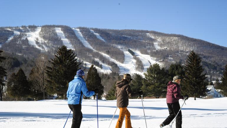 Skipisten auf dem Hunter Mountain ein wunderschönes Outdoorreiseziel in den Catskill Mountains Skipisten auf dem Hunter Mountain ein wunderschönes Outdoorreiseziel in den Catskill Mountains