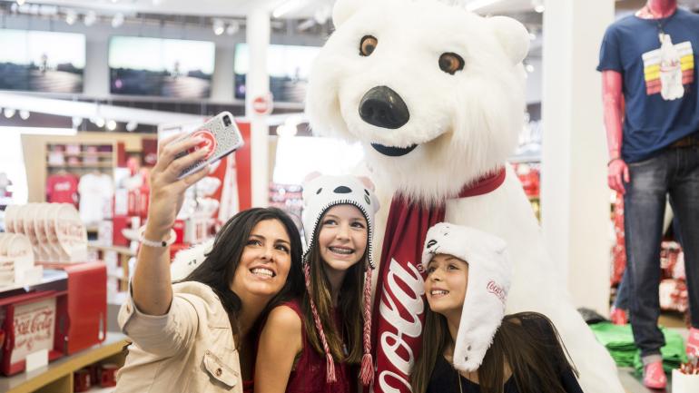 Taking a selfie with the Coca-Cola Polar Bear Taking a selfie with the Coca-Cola Polar Bear