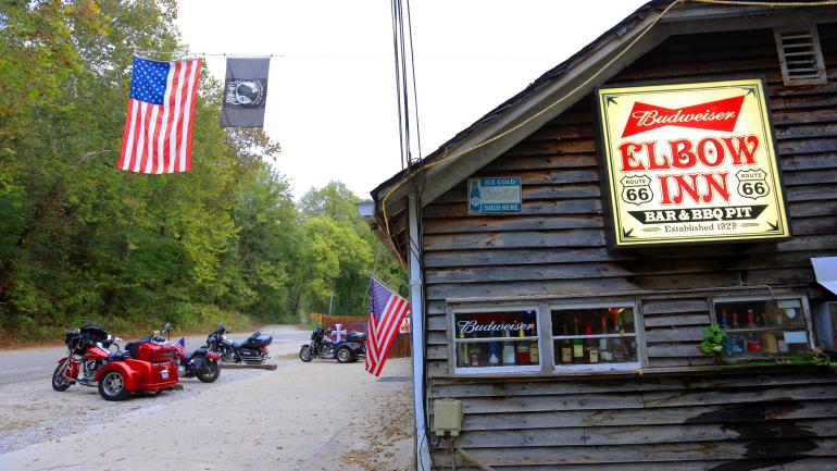Elbow Inn & BBQ Pit biker bar along Historic Route 66, Pulaski County Elbow Inn & BBQ Pit biker bar along Historic Route 66, Pulaski County