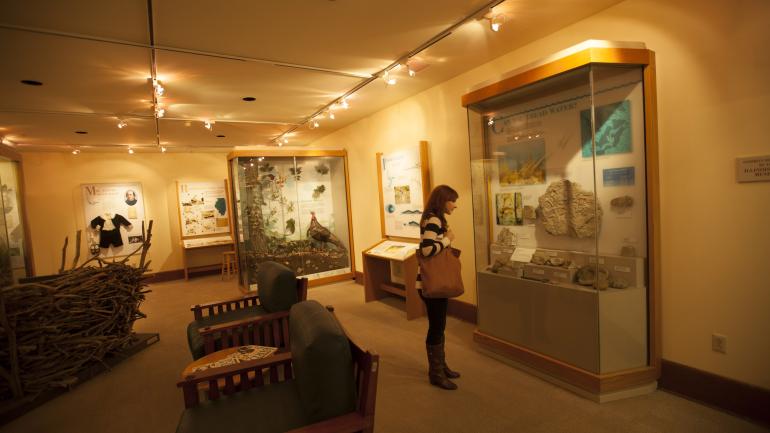 Viewing exhibits at Pere Marquette State Park, Alton Viewing exhibits at Pere Marquette State Park, Alton