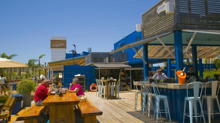 Happy hour by the Gulf of Mexico in Gulf Shores Happy hour by the Gulf of Mexico in Gulf Shores