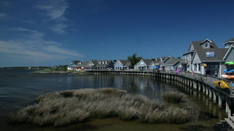 Shops line the boardwalk in Duck, North Carolina Shops line the boardwalk in Duck, North Carolina