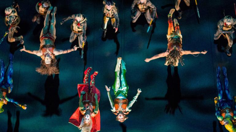 KÀ culminates with an extraordinary battle scene staged horizontally giving audiences a bird’s-eye view of the action. KÀ culminates with an extraordinary battle scene staged horizontally giving audiences a bird’s-eye view of the action.