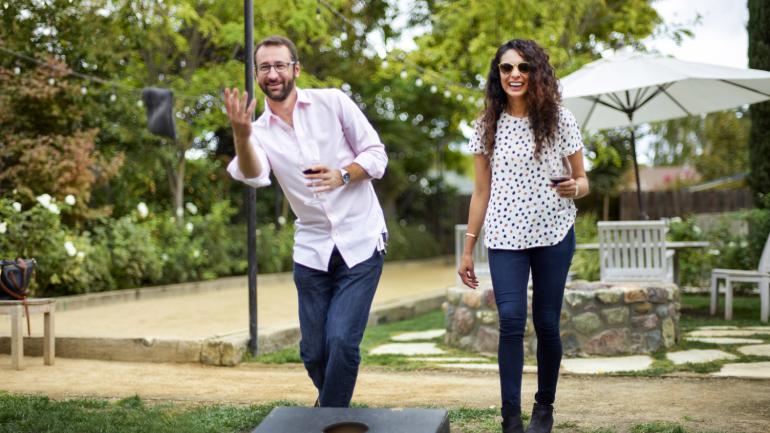 Verschnaufpause bei einem Glas Wein in Los Olivos Verschnaufpause bei einem Glas Wein in Los Olivos