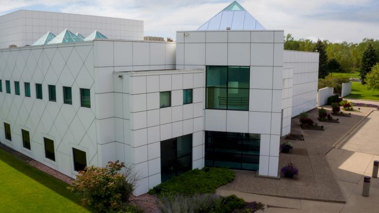 Paisley Park, where the musician Prince lived and worked, in Chanhassen, Minnesota Paisley Park, where the musician Prince lived and worked, in Chanhassen, Minnesota