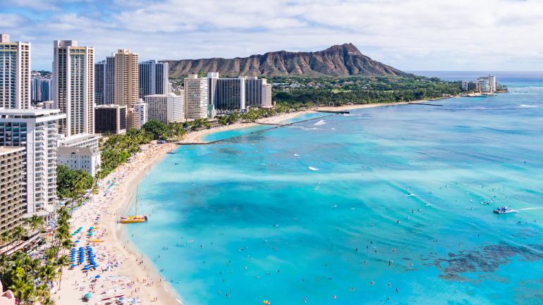Mural-worthy views of Waikiki Beach and Leahi (Diamond Head) Mural-worthy views of Waikiki Beach and Leahi (Diamond Head)