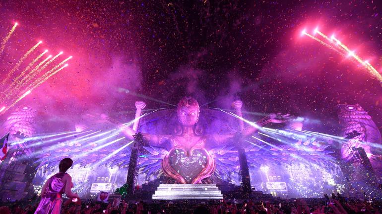 Explosions of light and sound from the stage at the Electric Daisy Carnival Explosions of light and sound from the stage at the Electric Daisy Carnival