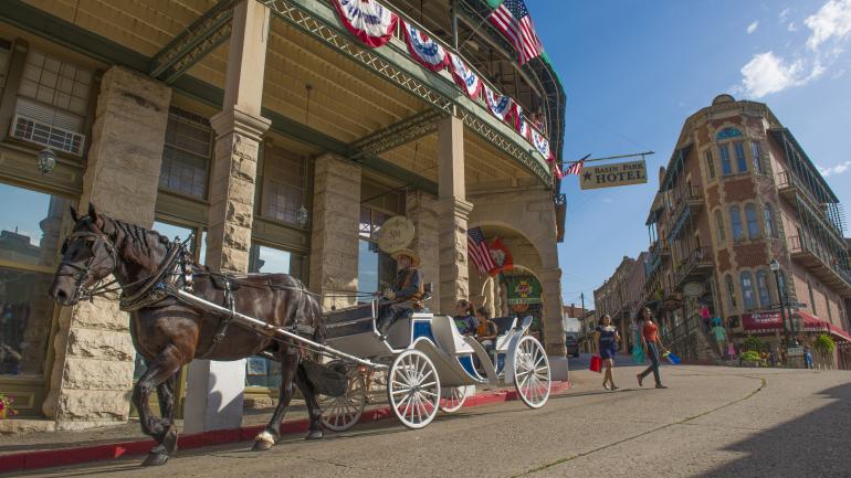 Tour the charming streets of Eureka Springs by foot or carriage Tour the charming streets of Eureka Springs by foot or carriage