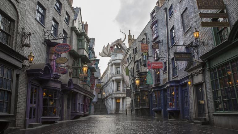 Exploring Diagon Alley at The Wizarding World of Harry Potter Exploring Diagon Alley at The Wizarding World of Harry Potter