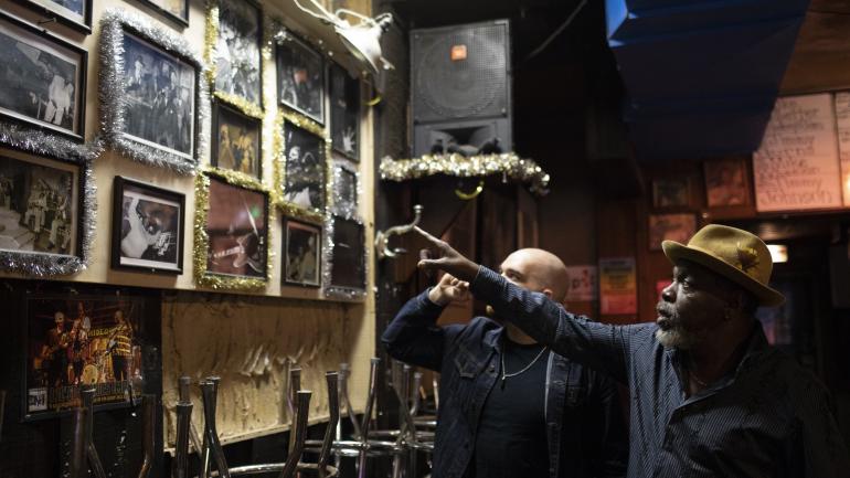 Checking out blues memorabilia with Lurrie Bell Checking out blues memorabilia with Lurrie Bell