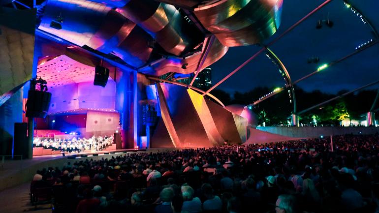 Abendvorstellung am Jay Pritzker Pavilion Abendvorstellung am Jay Pritzker Pavilion
