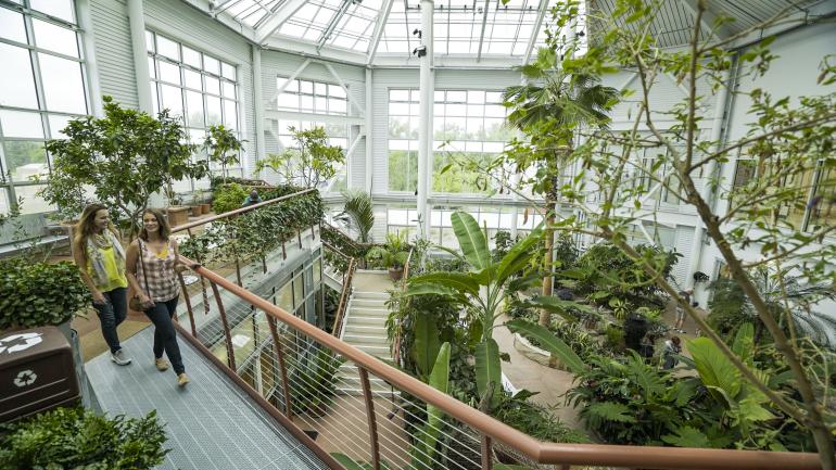 Touring the Cheyenne Botanic Gardens’ atrium Touring the Cheyenne Botanic Gardens’ atrium