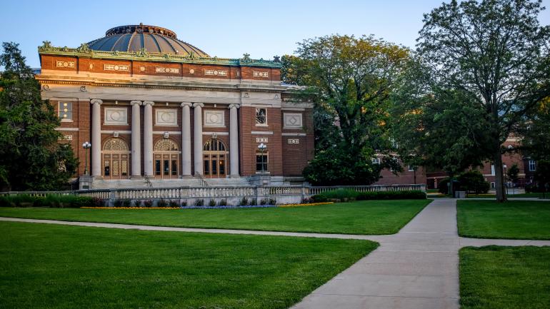 Foellinger Auditorium, a lecture hall and performance venue at the University of Illinois campus in Champaign Foellinger Auditorium, a lecture hall and performance venue at the University of Illinois campus in Champaign