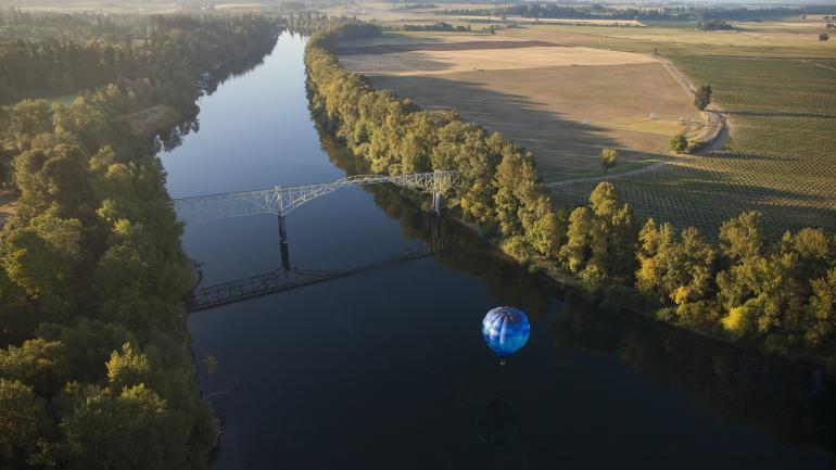 Hot-air balloon views of the scenic Willamette Valley Hot-air balloon views of the scenic Willamette Valley
