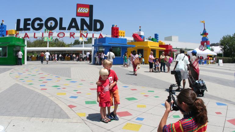 Taking family photos outside LEGOLAND California Resort Taking family photos outside LEGOLAND California Resort