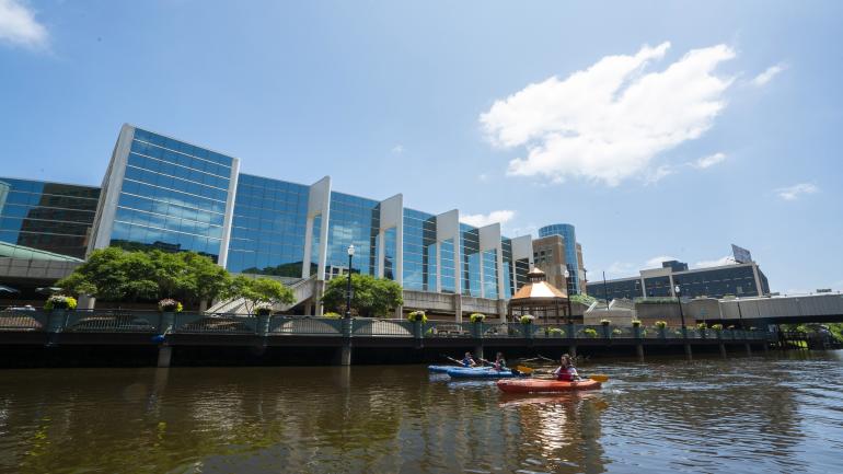 Kayaking on the Grand River through the heart of Lansing Kayaking on the Grand River through the heart of Lansing