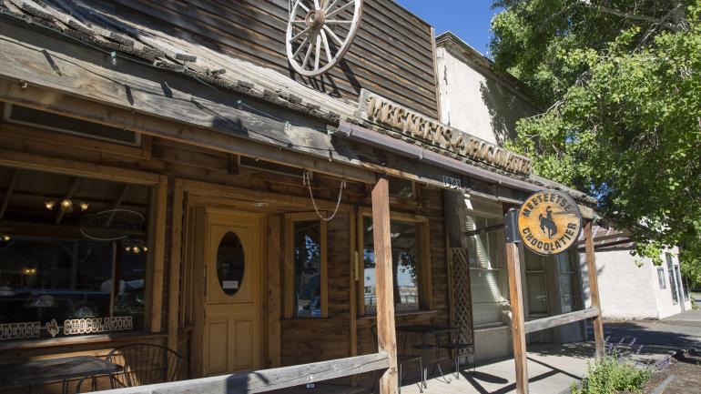 The rustic exterior of Meeteetse Chocolatier, complete with the town’s wooden sidewalks The rustic exterior of Meeteetse Chocolatier, complete with the town’s wooden sidewalks