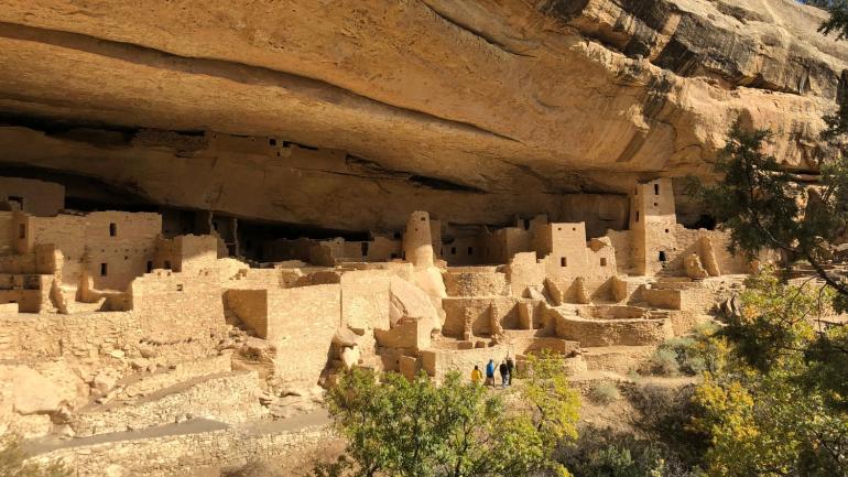Habitations troglodytes au Mesa Verde National Park Habitations troglodytes au Mesa Verde National Park