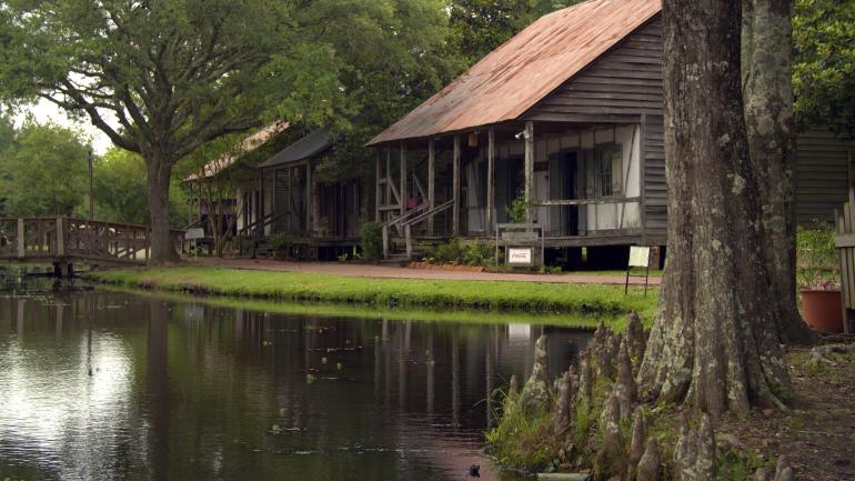 Réplica de casas en Acadian Village Réplica de casas en Acadian Village