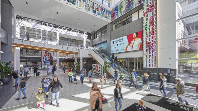 Big-city shopping experience at Fashion District Philadelphia in the heart of downtown Big-city shopping experience at Fashion District Philadelphia in the heart of downtown