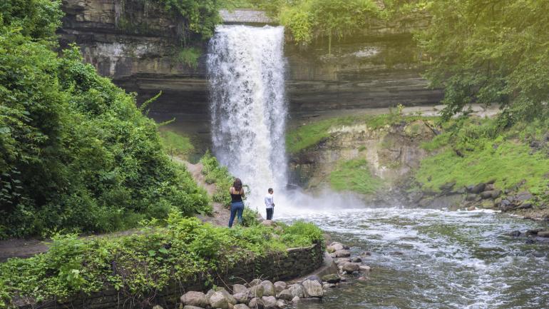 Photographing Minnehaha Falls and Minnehaha Regional Park in Minneapolis, Minnesota Photographing Minnehaha Falls and Minnehaha Regional Park in Minneapolis, Minnesota