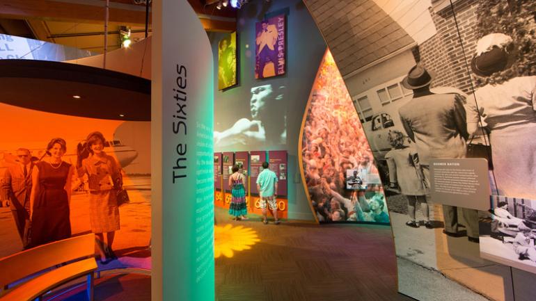 Bunte, interaktive Exponate im Museum at Bethel Woods Bunte, interaktive Exponate im Museum at Bethel Woods