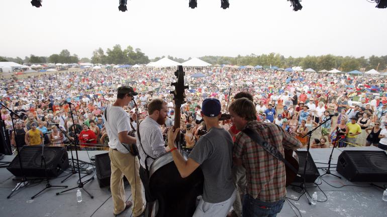 Concert de bluegrass lors du festival annuel ROMP Fest d’Owensboro Concert de bluegrass lors du festival annuel ROMP Fest d’Owensboro