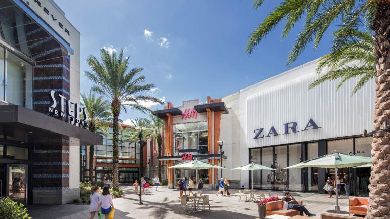 Shopping at The Florida Mall on a sunny day Shopping at The Florida Mall on a sunny day